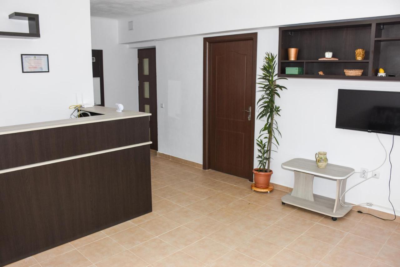 Tomis House Hotel Curtea de Argeş Екстериор снимка