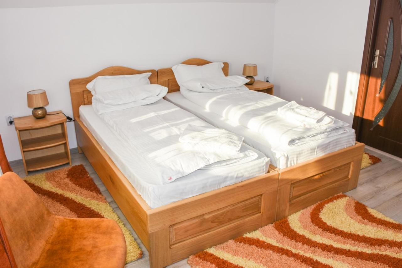 Tomis House Hotel Curtea de Argeş Екстериор снимка