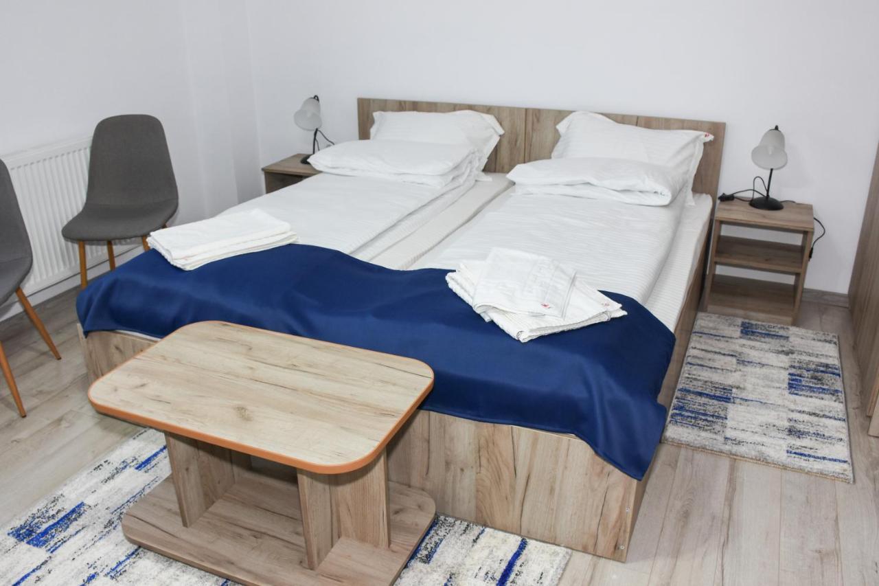 Tomis House Hotel Curtea de Argeş Екстериор снимка