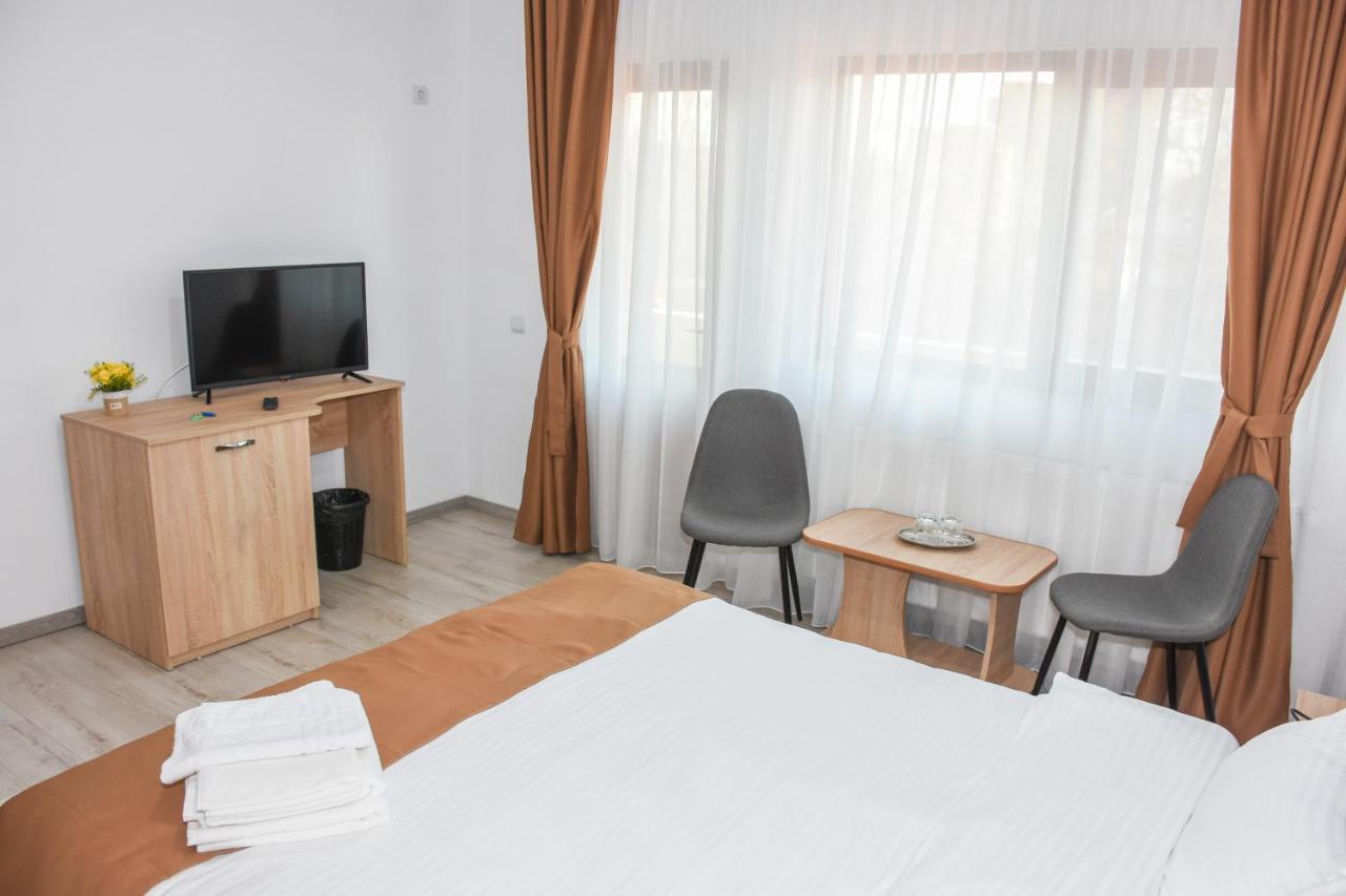 Tomis House Hotel Curtea de Argeş Екстериор снимка