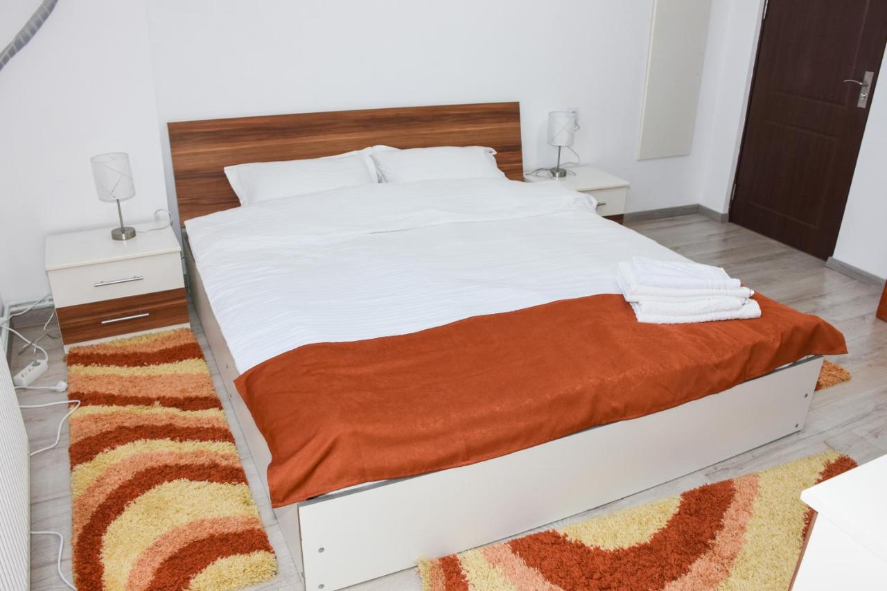 Tomis House Hotel Curtea de Argeş Екстериор снимка
