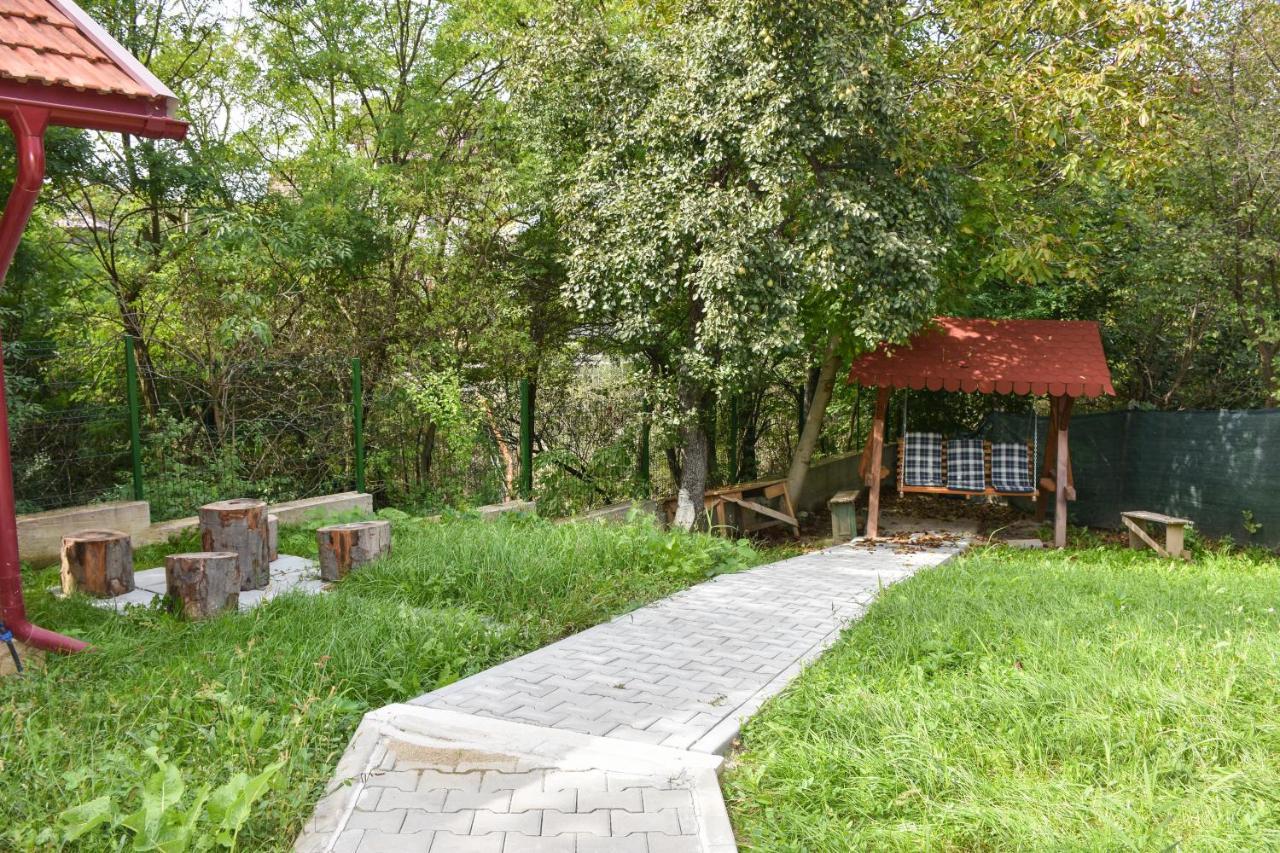 Tomis House Hotel Curtea de Argeş Екстериор снимка